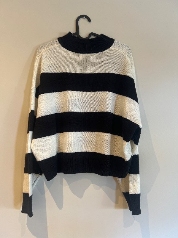 H&M peysa hvít/svört