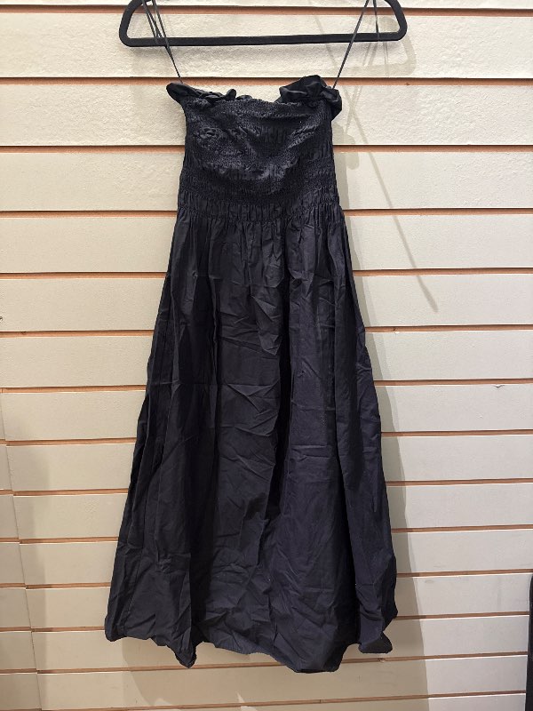 HM kjóll svartur strapless
