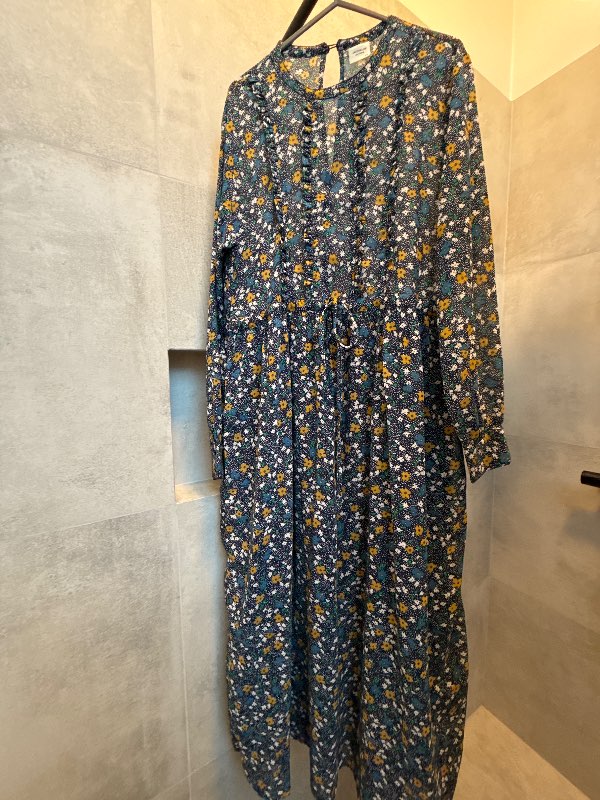 Vero moda blómakjóll