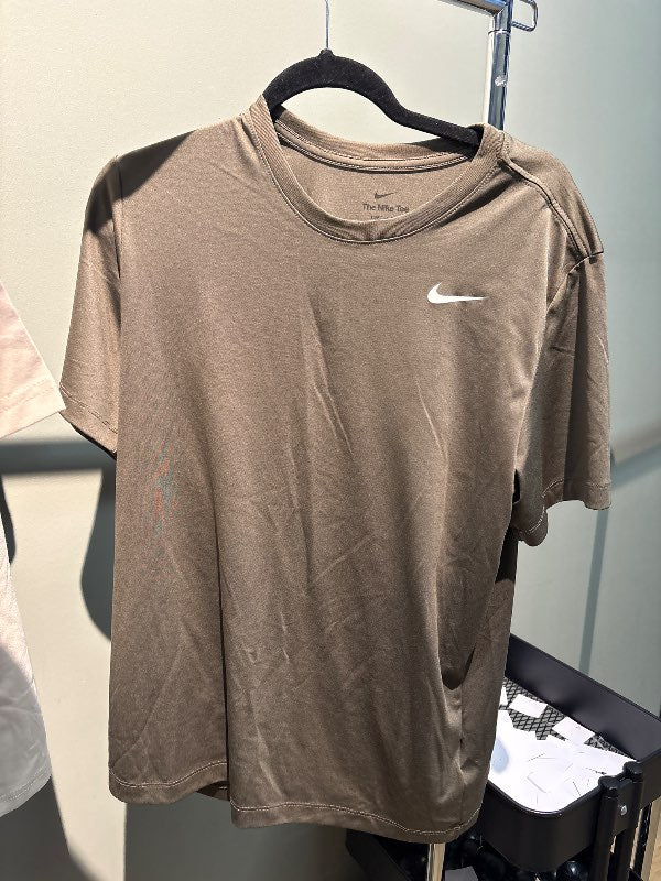 Nike dökkgrænn bolur nýr