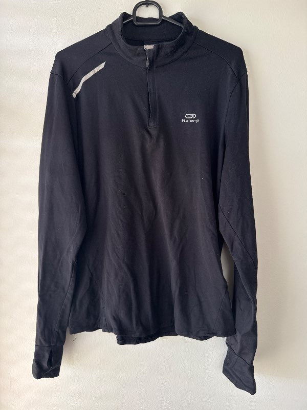 Decathlon svört peysa