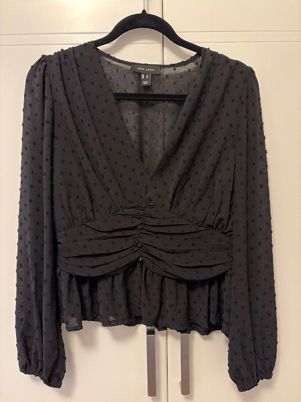 New look svört blússa st.40