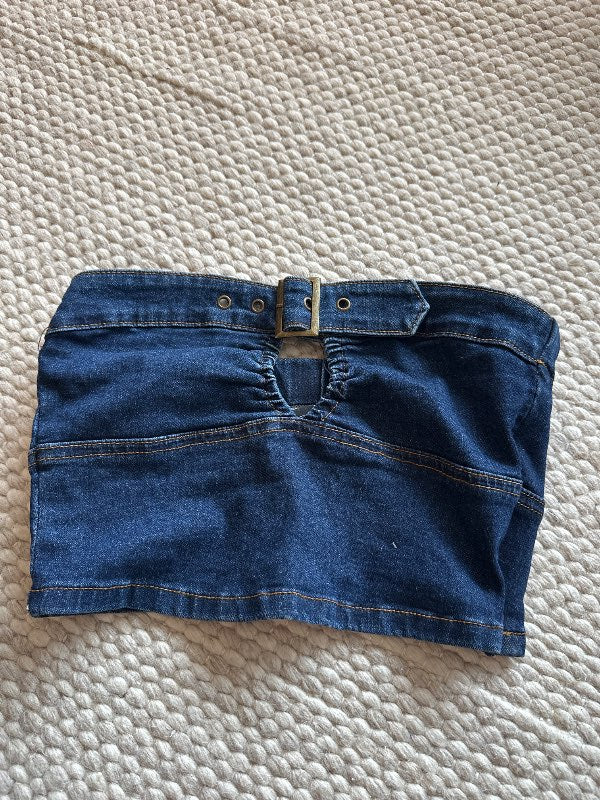 Buckle calls crop top
