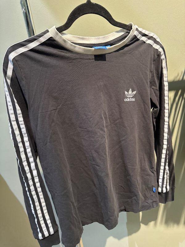 Adidas bolur