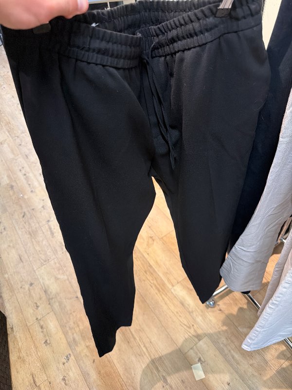 Zara buxur