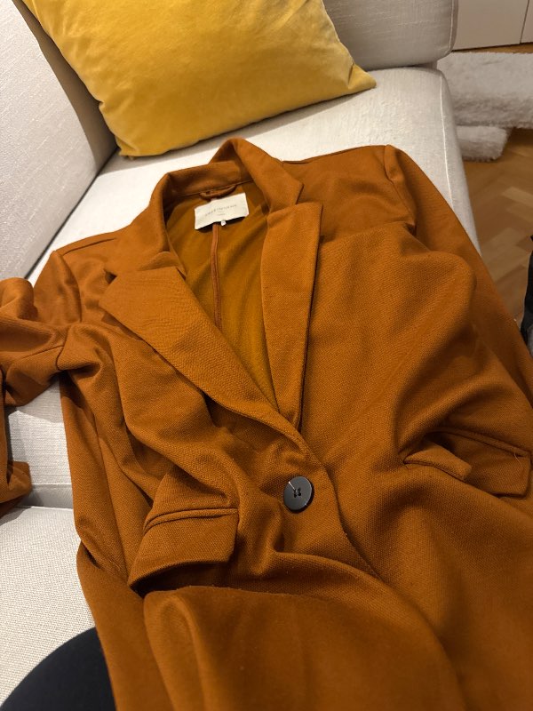 Jakki L Frequent brúnappels