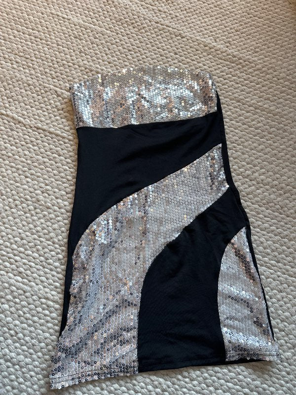 Pallíettu mini kjóll