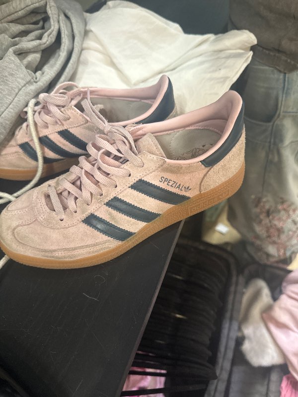 Adidas skor