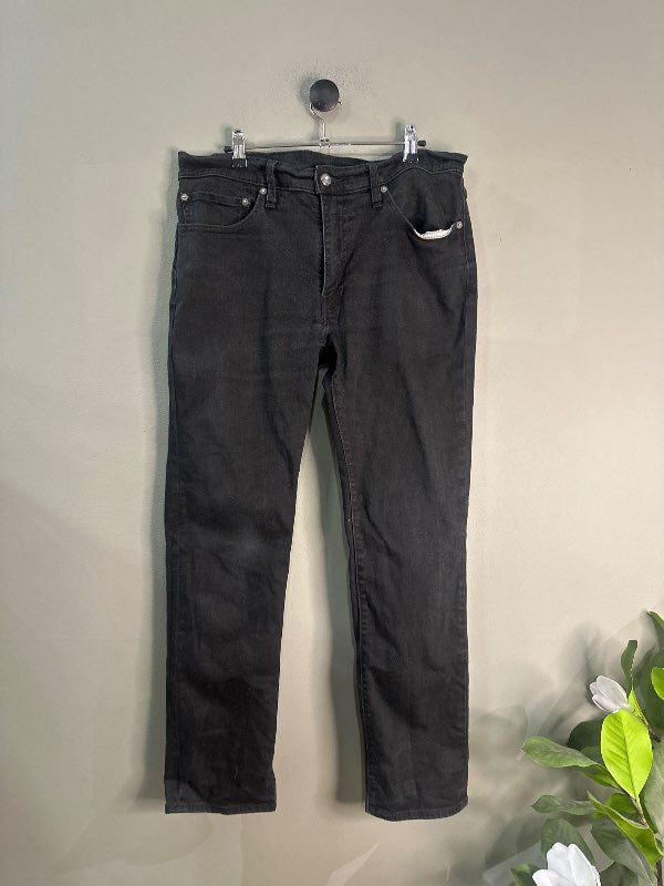 levis svartar
