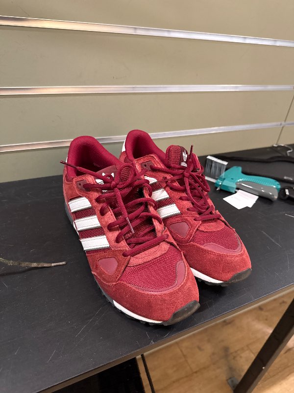 Adidas skór rauðir