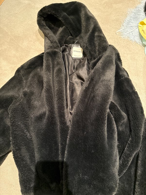Svartur Bershka jakki