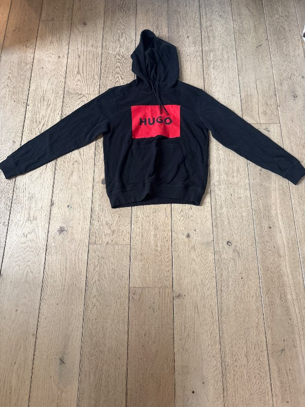 Svört Hugo Boss hettupeysa