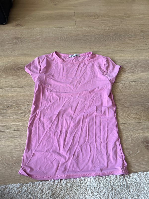 Zara bleikur bolur