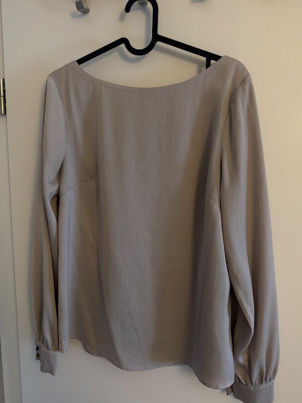 Beige blússa