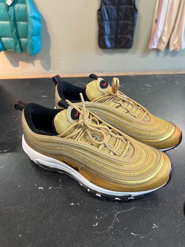 Nik airmax gullmoli ir