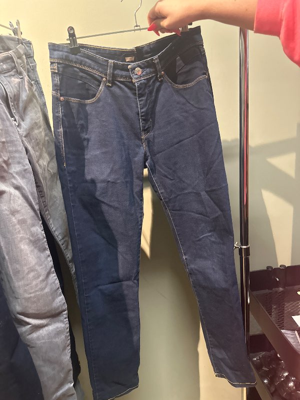 Dökkbláar Levis gallabuxur Demi curve Skinny