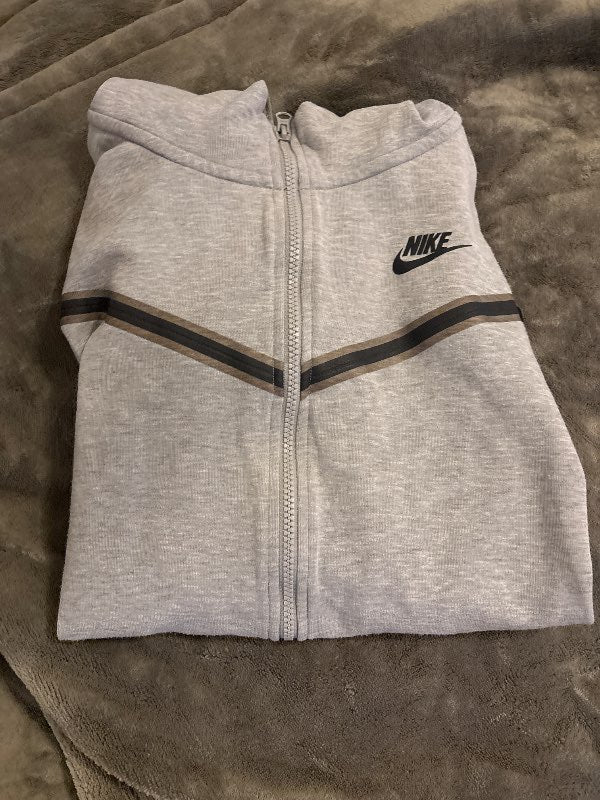 nike fleece teck barna peysa