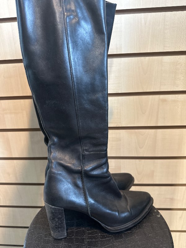 svört há boots