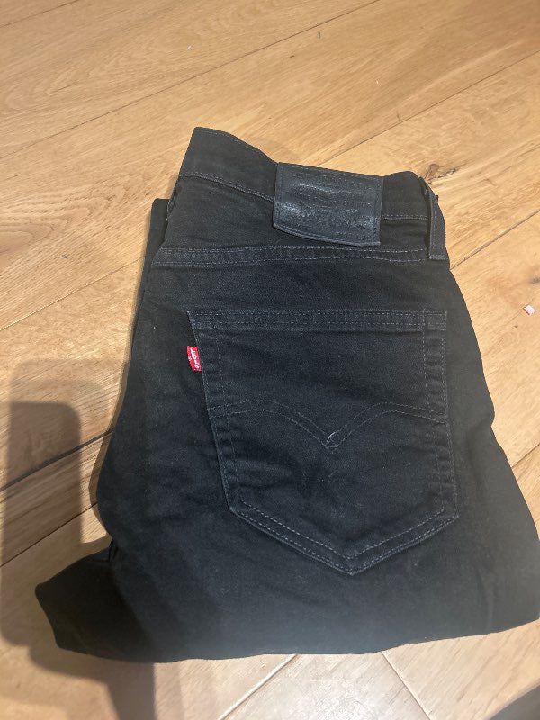 Levi’s buxur svartar