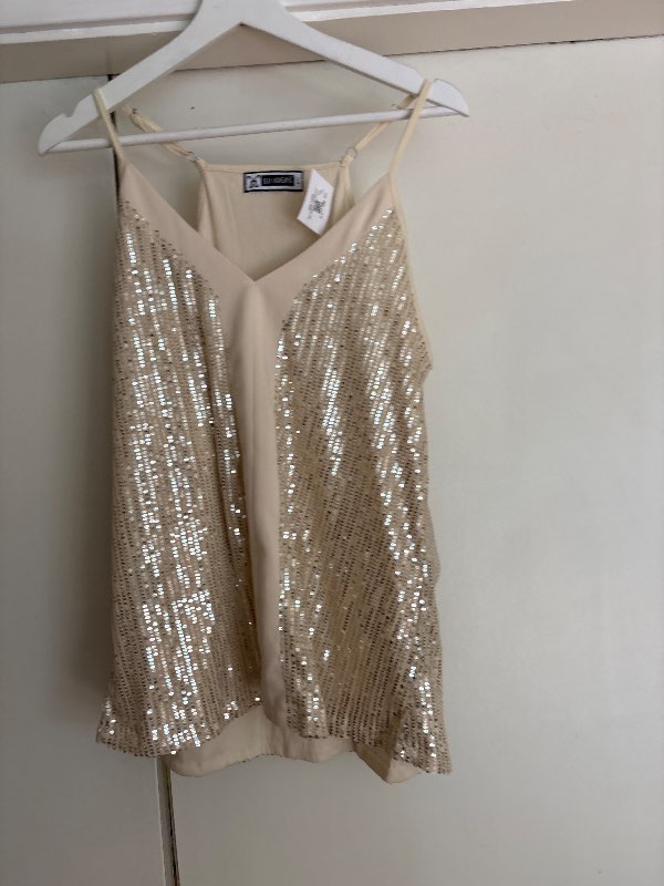 Nude pallíettu SU ideas toppur