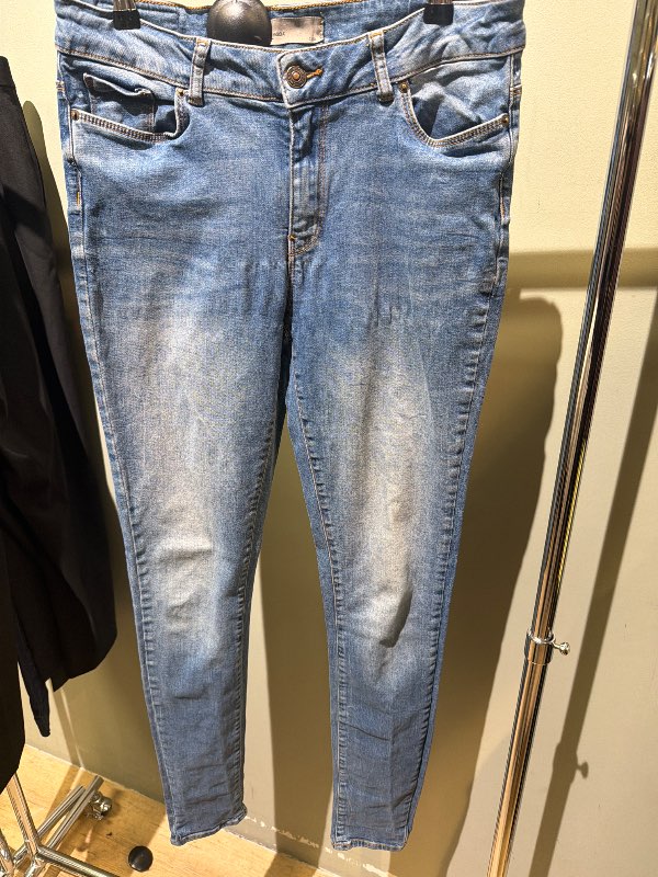 Vero Moda gallabuxur skinny