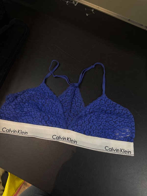 Calvin Klein toppur