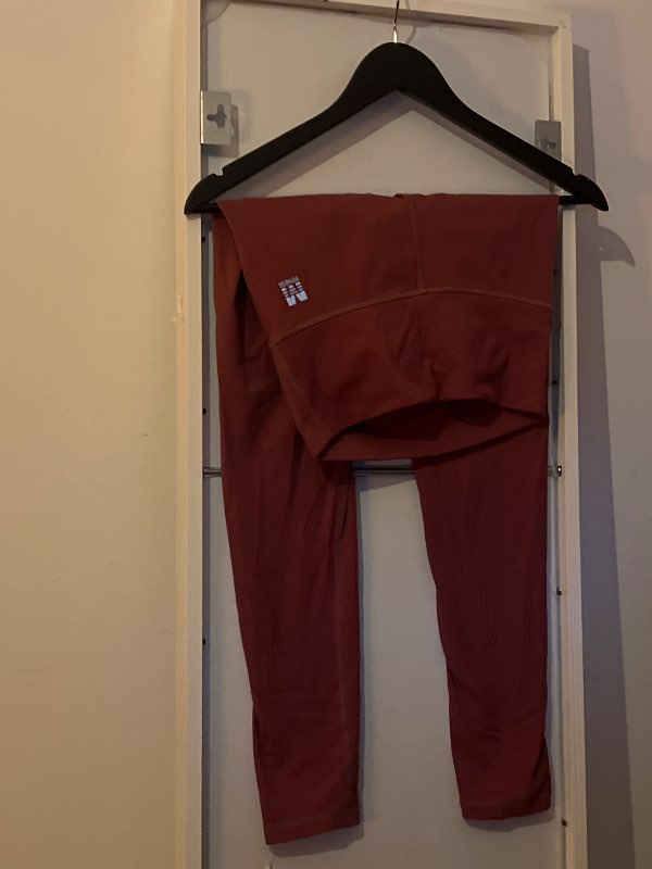 M fitness rauðar buxur