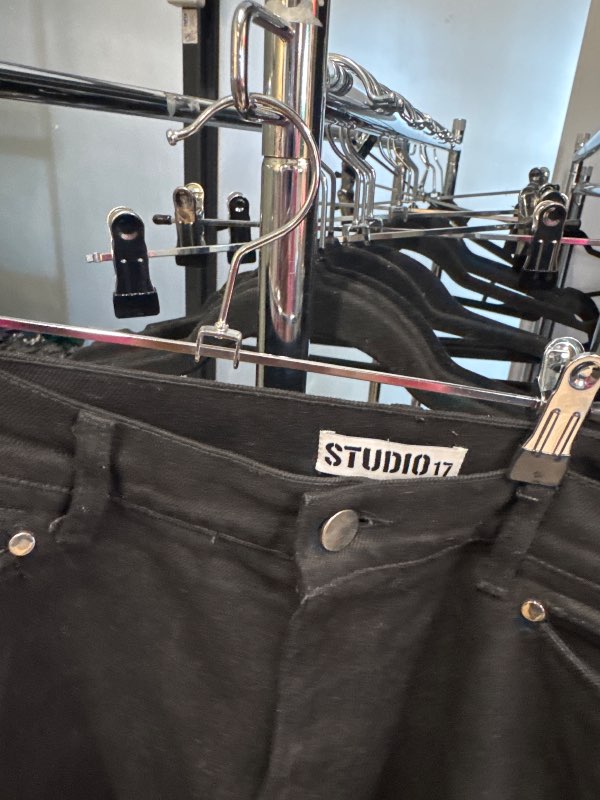 Studio 17 buxur