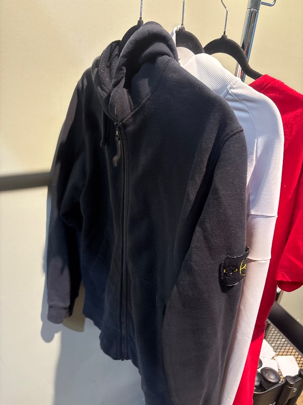 Stone island peysa svört