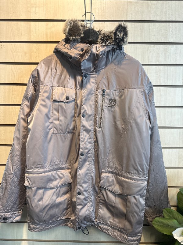 66 esja parka