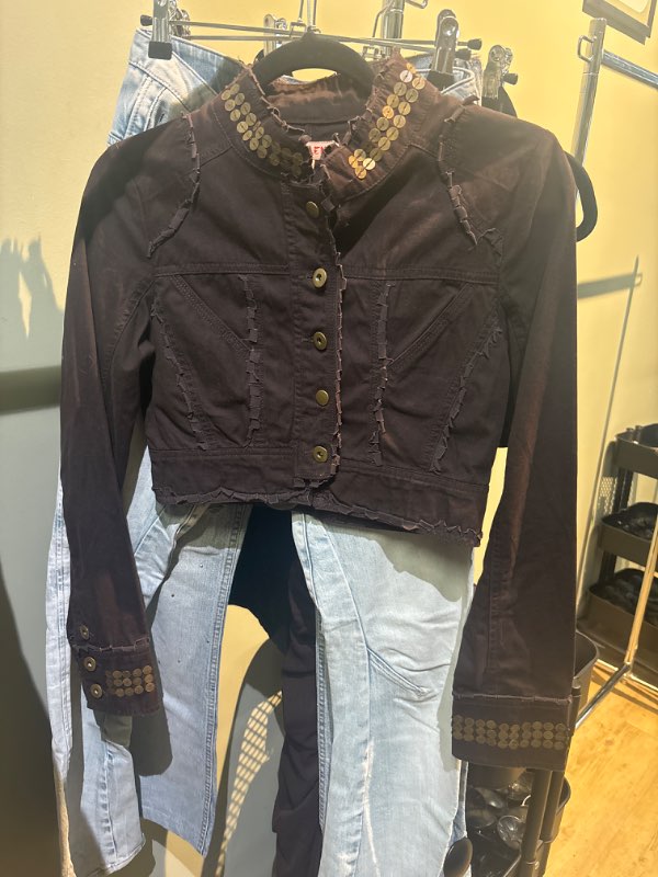 Brúnn jakki cropped