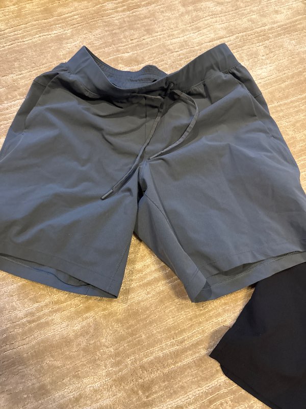Lululemon gráar