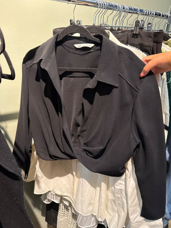 Zara blússa svört