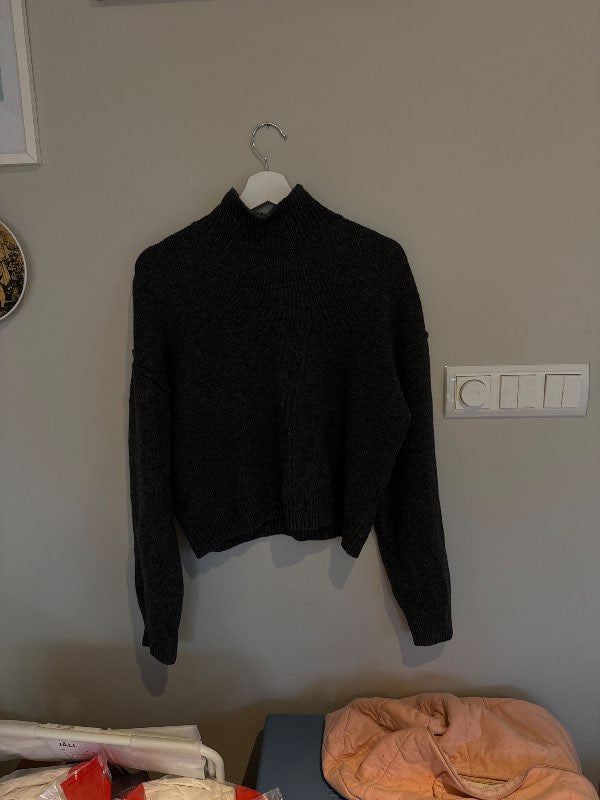 Weekday turtle neck
