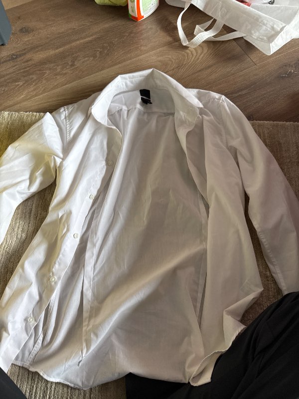 Hvít H&M skyrta