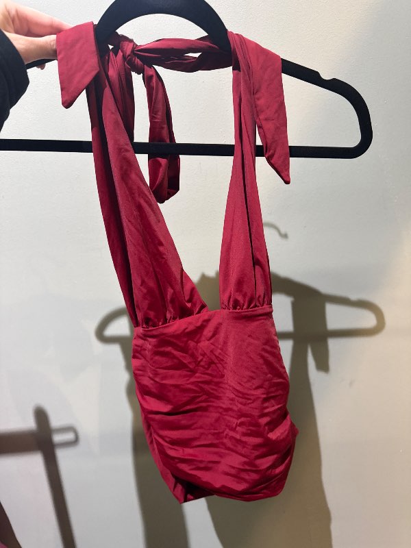 Zara víntauður toppur