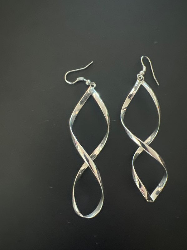 Twist earrings