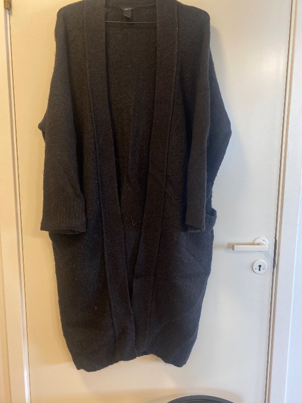 Lindex peysa svört