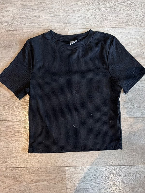 Svartur bolur -Gina Tricot