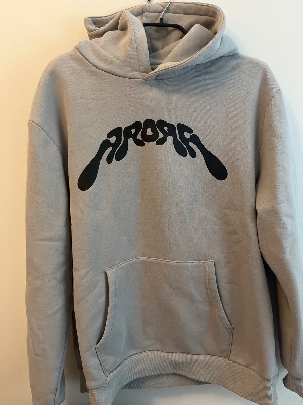 Arora grá hettupeysa