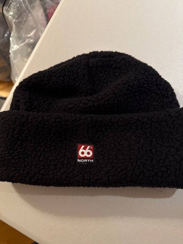 66north húfa svört