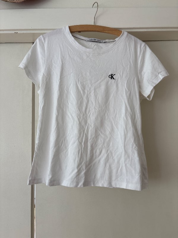 Calvin Klein hvítur bolur
