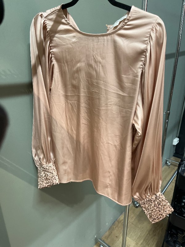 Ný bleik palliettu blússa