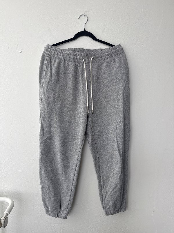Gráar jogging buxur