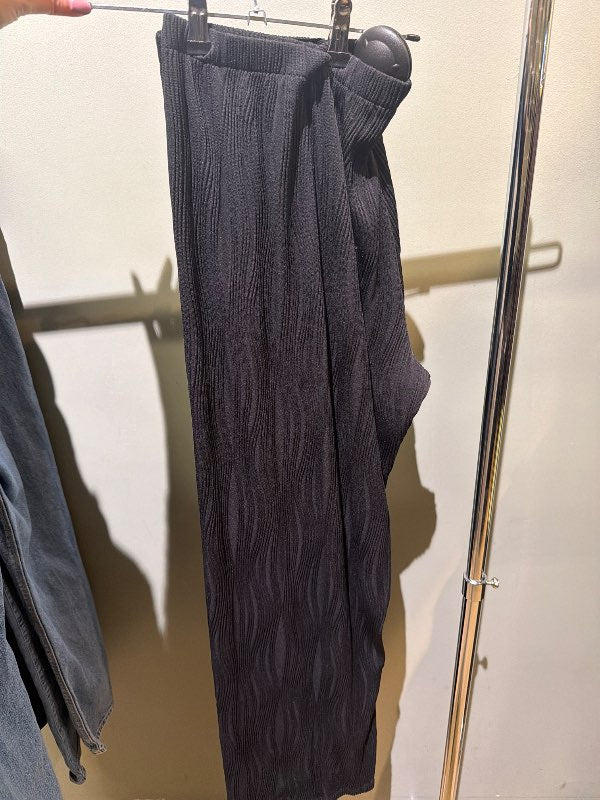 GINA TRICOT svartar víðar buxur