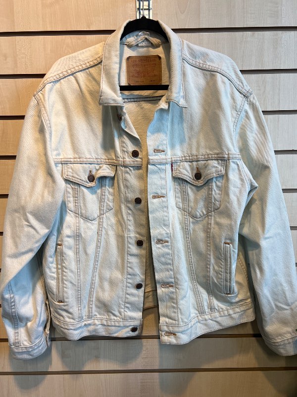 Levis