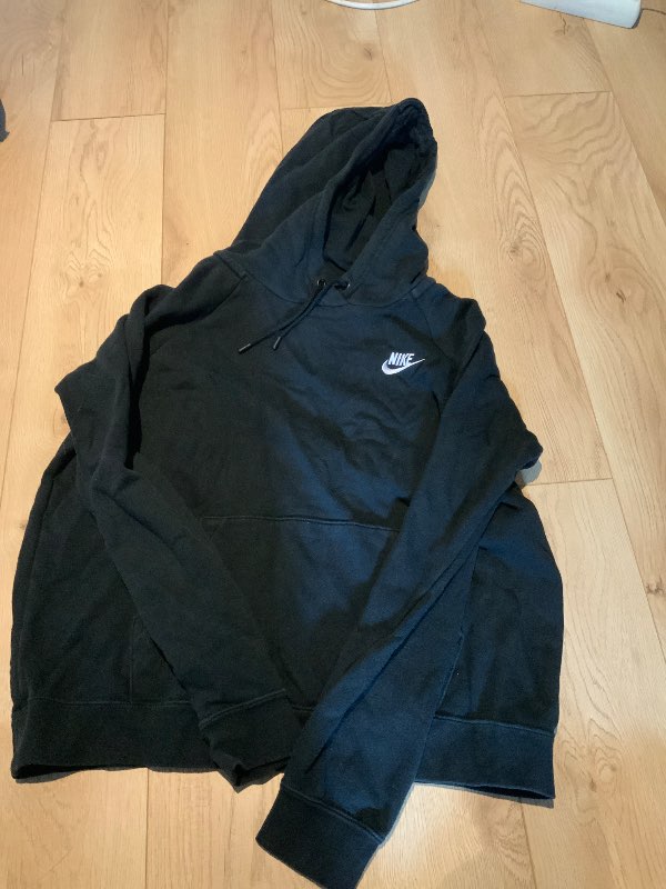 Nike hettupeysa