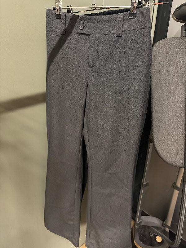 Gráar business buxur Gina Tricot
