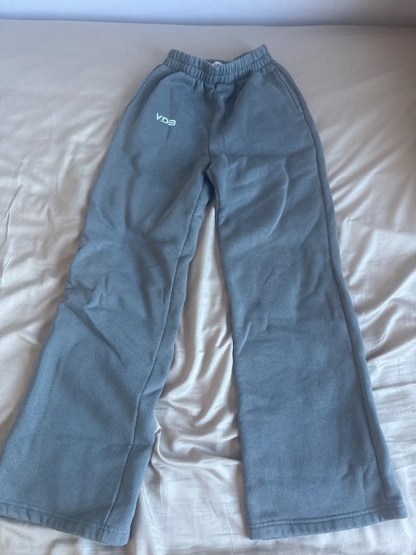 venderbys gráar buxur