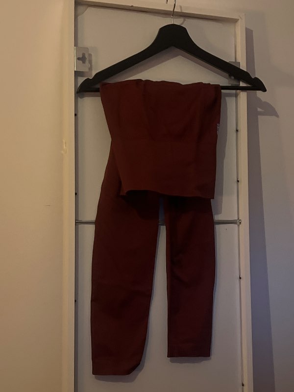 M fitness rauðar buxur